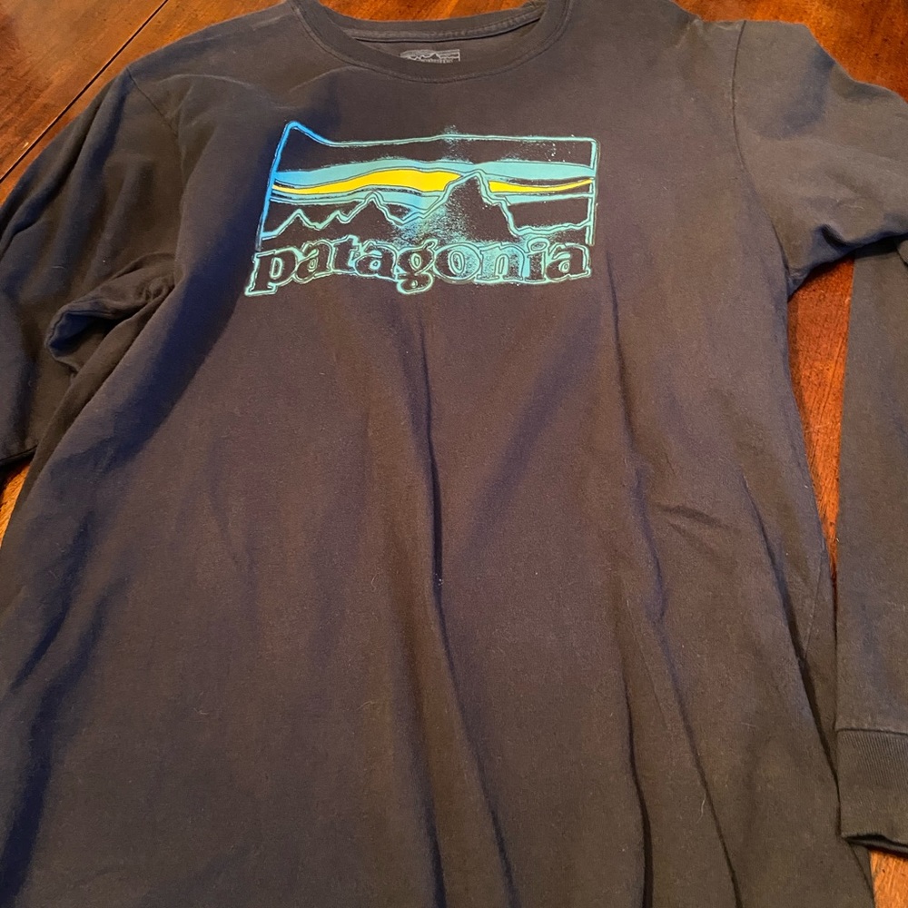 Men’s Medium Patagonia long-sleeve T shirt